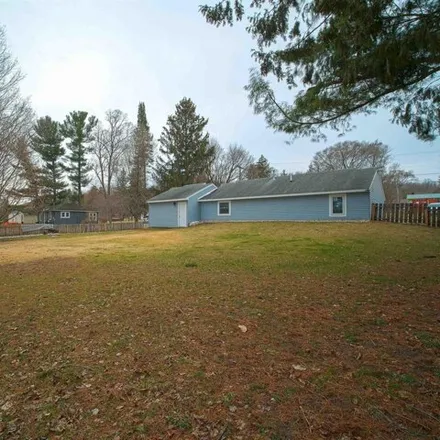 Image 4 - 2038 West Street, Central Lake, Central Lake Township, MI 49622, USA - House for sale