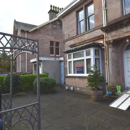 Rent this 2 bed apartment on Victoria Road in Gourock, PA19 1DH