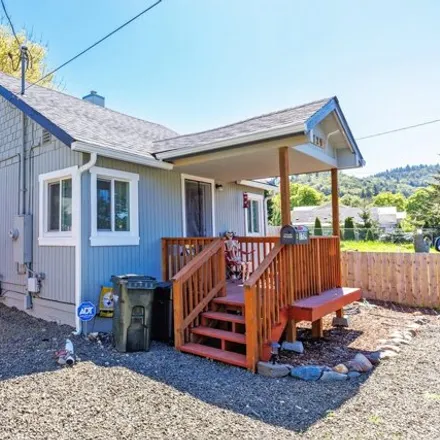 Buy this 2 bed house on unnamed road in Roseburg, OR 97470