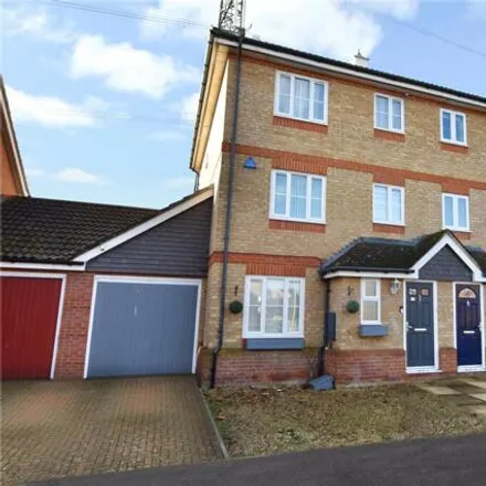 Buy this 4 bed duplex on Dagdale Drive in Didcot, OX11 7XP