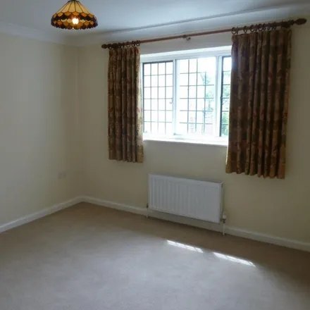 Image 6 - St Martin's Close, Stamford, PE9 2LF, United Kingdom - Townhouse for rent