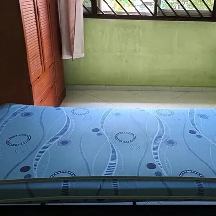 Rent this 1 bed room on 407 Serangoon Avenue 1 in Singapore 550407, Singapore