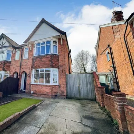 Buy this 3 bed duplex on 24 Drayton Road in Reading, RG30 2PH