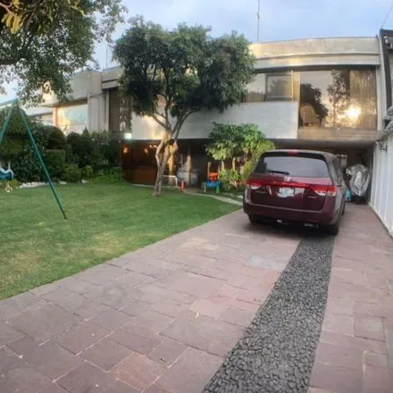 Buy this 3 bed house on Calle Fuente de Juana de Arco 25 in Colonia San Miguel Tecamachalco, 53950 Naucalpan de Juárez