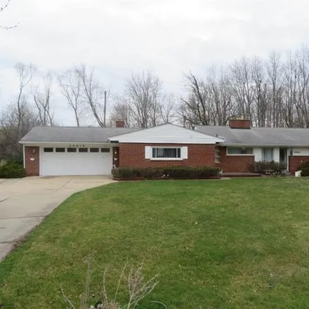 Buy this 3 bed house on East Newell Circle in Farmington Hills, MI 48336