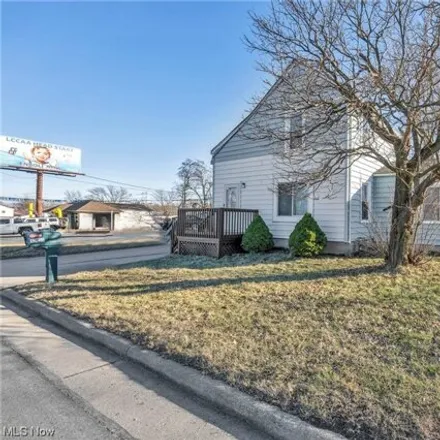 Image 6 - North Ridge Road, Lorain, OH 44055, USA - House for sale