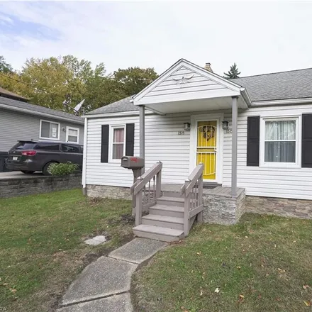 Buy this 3 bed house on 1315 Ottawa Avenue in Akron, OH 44305