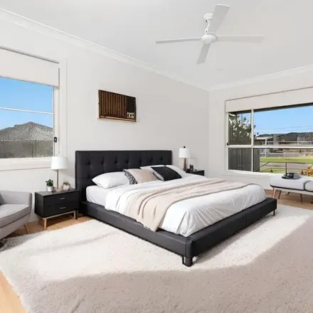 Image 4 - 7 Hamersley Street, Fairfield West NSW 2165, Australia - Apartment for rent