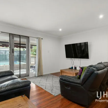 Image 8 - Olearia Street East, Everton Hills QLD 4053, Australia - Apartment for rent
