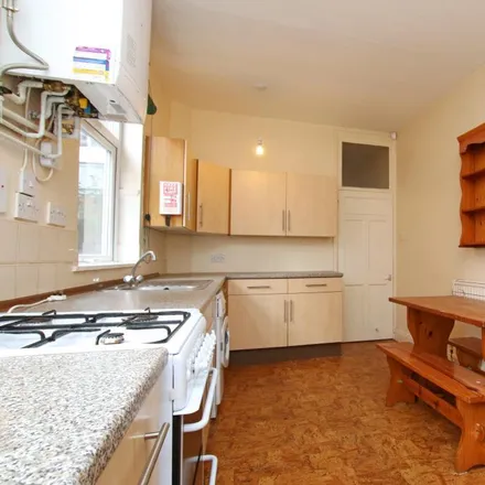 Rent this 4 bed townhouse on Devana Road in Leicester, LE2 1PJ