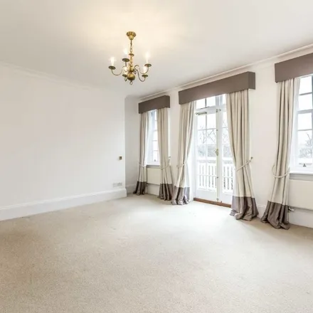 Image 7 - Garden Court, London, W4 5NS, United Kingdom - Apartment for rent