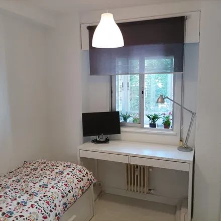 Rent this 4 bed room on Madrid in Calle del Pez Austral, 8