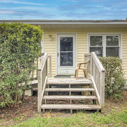 Image 2 - 906 Nine Foot Road, Newport, Carteret County, NC 28570, USA - House for sale