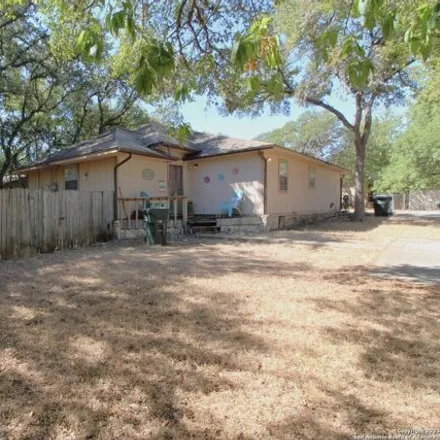 Image 2 - 1417 Clyde Street, San Marcos, TX 78666, USA - House for sale