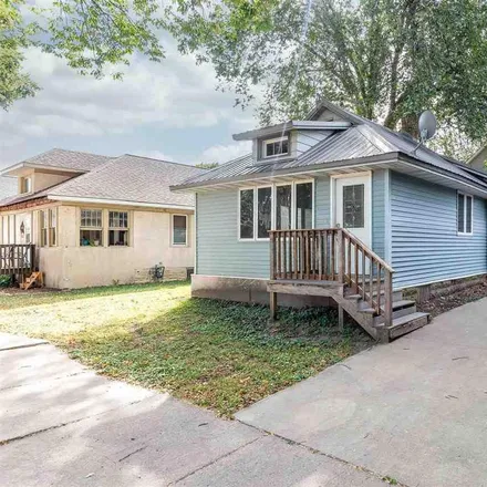 Buy this 2 bed house on 619 West 5th Street in Mankato, MN 56001