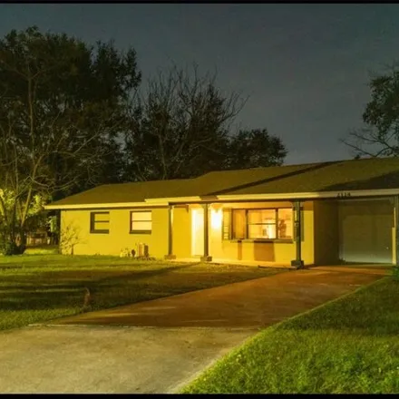 Image 2 - 5808 Hornet Drive, Orange County, FL 32808, USA - House for sale