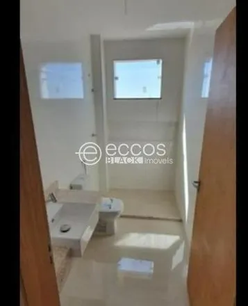 Buy this 3 bed apartment on Rua Jesuína Sousa Silva in Vida Nova, Uberlândia - MG