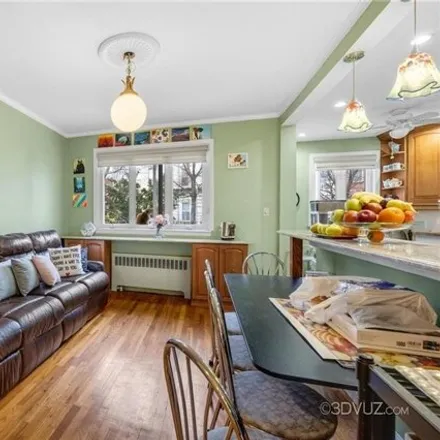 Image 9 - 1464 East 35th Street, New York, NY 11234, USA - House for sale