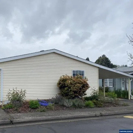 Buy this studio apartment on 5149 Springfield Court North in Keizer, OR 97303