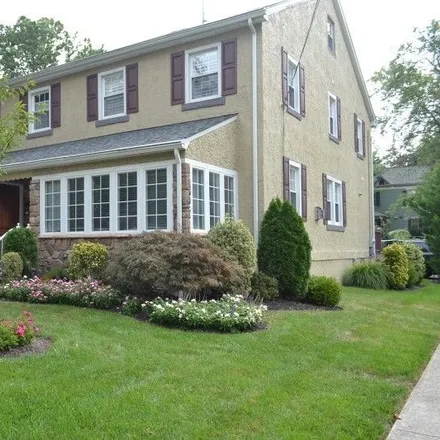 Rent this 3 bed duplex on 400 East Dudley Avenue in Westfield, NJ 07090