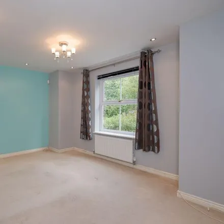 Image 2 - Ramswell Close, Farnworth, BL3 2NL, United Kingdom - Apartment for rent