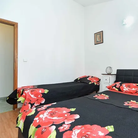 Image 4 - Pula, Grad Pula, Croatia - Apartment for rent