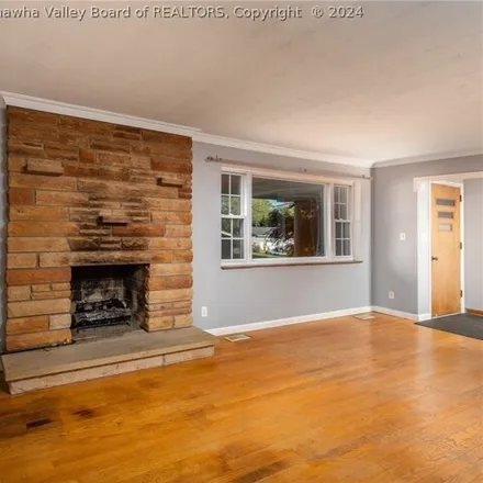 Image 9 - 116 East Maplewood, Oakwood Estates, Teays Valley, WV 25560, USA - House for sale
