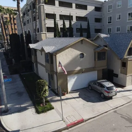 Buy this 7 bed house on 1000 East Ocean Boulevard in Long Beach, CA 90802