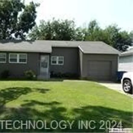 Rent this 3 bed house on 3508 South Jamestown Avenue in Tulsa, OK 74135