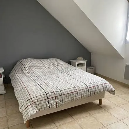 Rent this 3 bed apartment on 10 Boulevard Mony in 60400 Noyon, France
