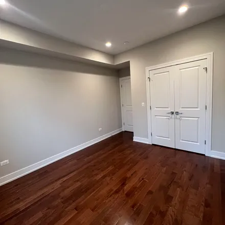 Rent this 3 bed apartment on 4642 North Malden Street in Chicago, IL 60640