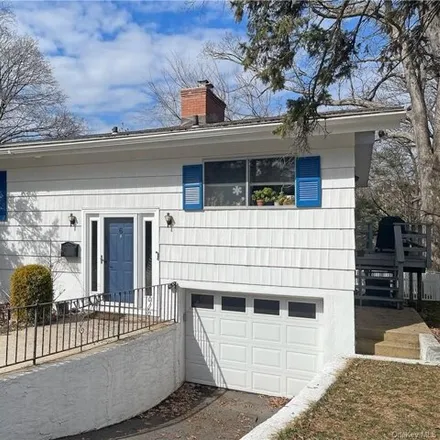 Rent this 4 bed house on 6 Coolidge Street in Village of Larchmont, NY 10538