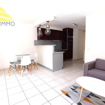 Rent this 2 bed apartment on Allée des Saulssayes in 94520 Mandres-les-Roses, France