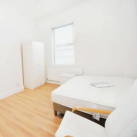 Rent this 1 bed room on Catford Hill Motor Company in 27 Catford Hill, London