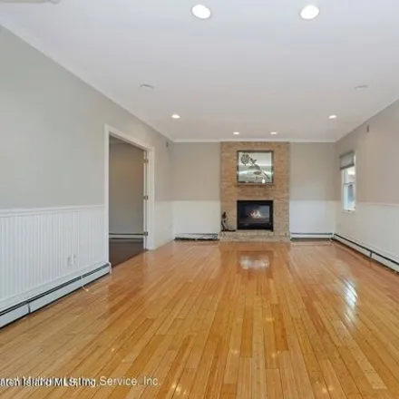 Image 7 - 198 Connecticut Street, New York, NY 10307, USA - House for rent