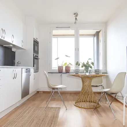 Rent this 3 bed apartment on Olympiagatan in 263 37 Höganäs, Sweden