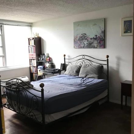 Rent this 1 bed room on Gateway Plaza 500 in 385 South End Avenue, New York
