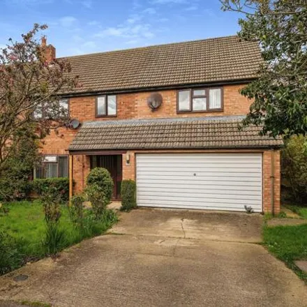 Buy this 5 bed duplex on 12 Red Hill Close in Great Shelford, CB22 5JP