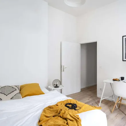 Rent this 3 bed room on Habermannplatz in Gasteiner Straße, 10717 Berlin