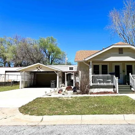 Buy this 2 bed house on 1560 West Oklahoma Avenue in Arkansas City, KS 67005