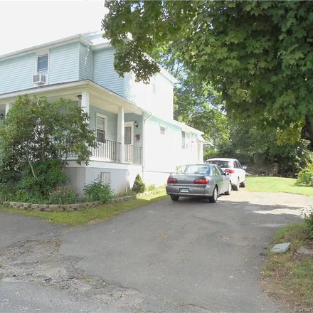 Image 2 - 118 Mill Plain Avenue, Waterbury, CT 06705, USA - Townhouse for sale