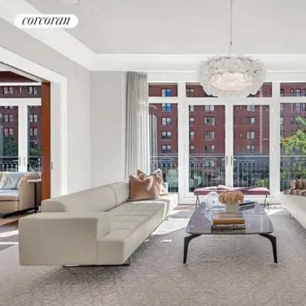 Image 1 - 1110 Park Avenue, New York, NY 10128, USA - Condo for sale