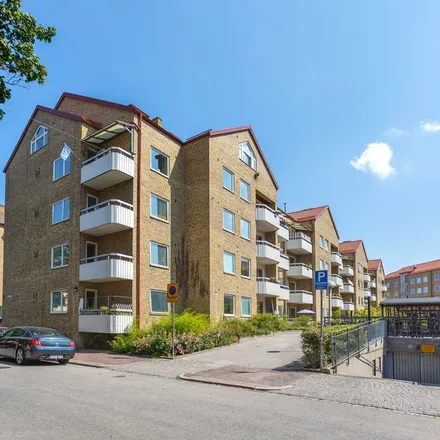 Rent this 3 bed apartment on Örsholmsgången in 217 42 Malmo, Sweden