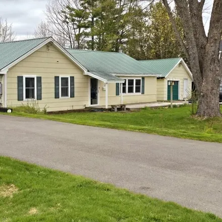 Buy this 3 bed house on 17 Beacon Street in Brewer, ME 04412