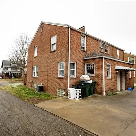 Image 8 - Canton Montessori School, Logan Avenue Northwest, Canton, OH 44703, USA - Duplex for sale