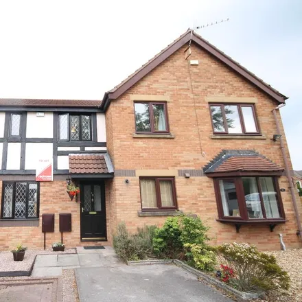 Rent this 2 bed house on Woburn Green in Leyland, PR25 3PL