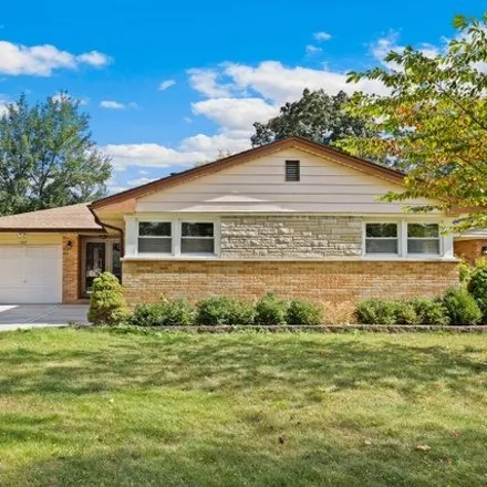 Buy this 3 bed house on 507 South Louis Street in Mount Prospect, IL 60056