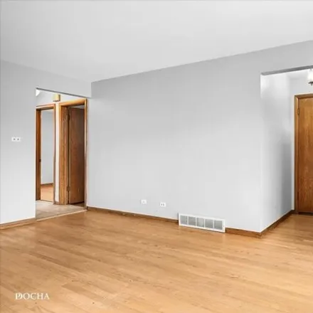 Image 4 - 5301 South Kildare Avenue, Chicago, IL 60629, USA - House for sale