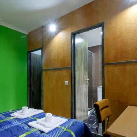 Rent this 52 bed room on Rua Pinheiro Chagas 46 in 3000-333 Coimbra, Portugal