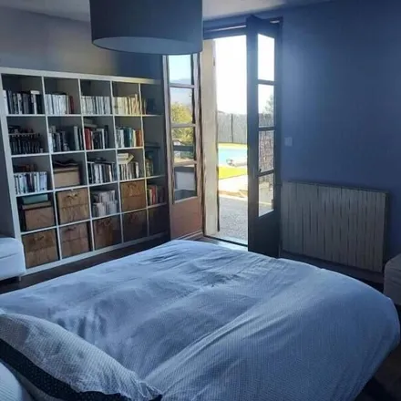Rent this 4 bed house on 38550 Clonas-sur-Varèze